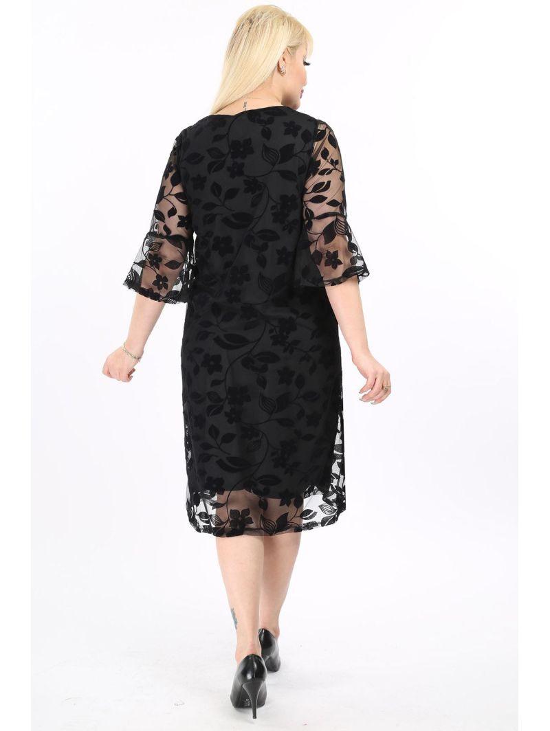 Juoda suknelė Juoda suknelė