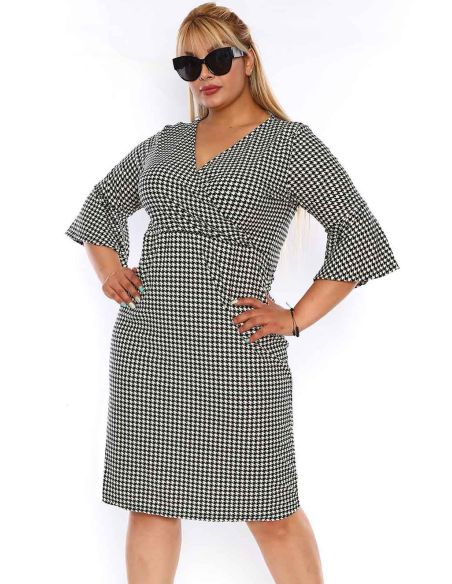 Kleita ar roku kāju rakstu