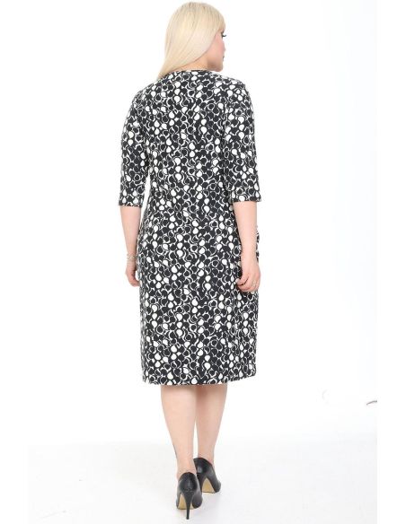 Klasiska kleita ar kabatām