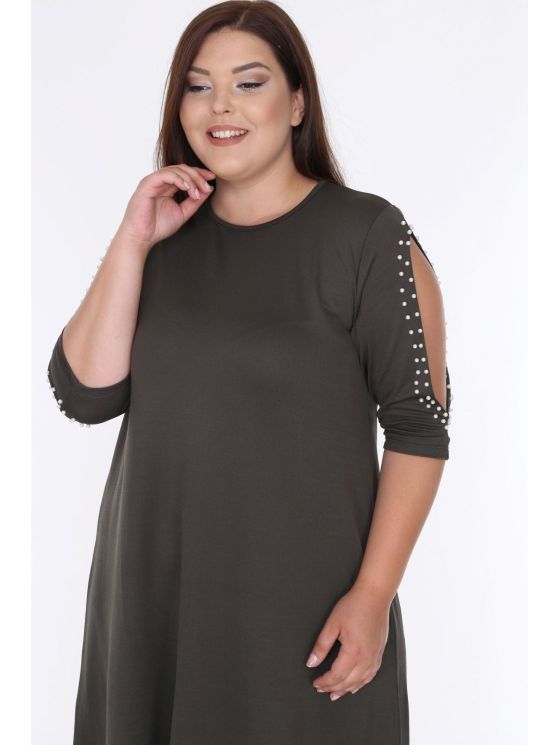 Suknelė apnuogintais pečiais su karoliukais 2