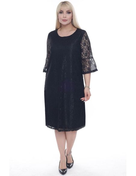 Черное платье с кружевом