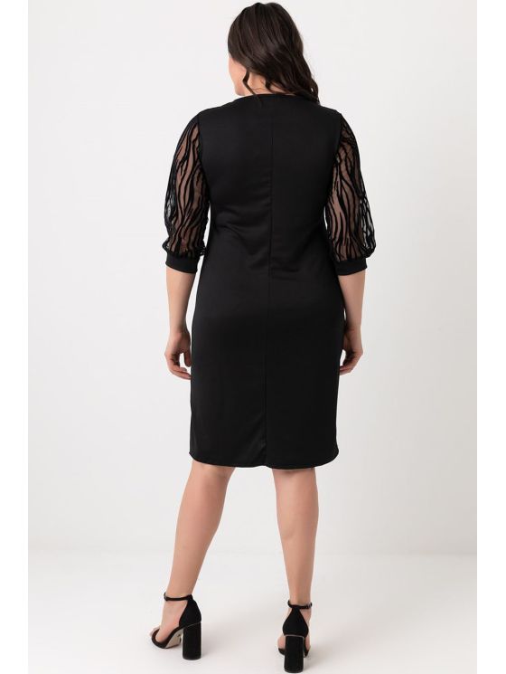 Melna kleita ar mežģīnēm 2