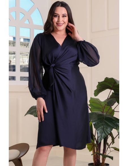 Красивое атласное платье