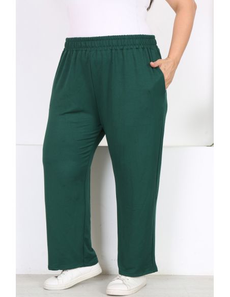 Suurema suurusega spordipüksid