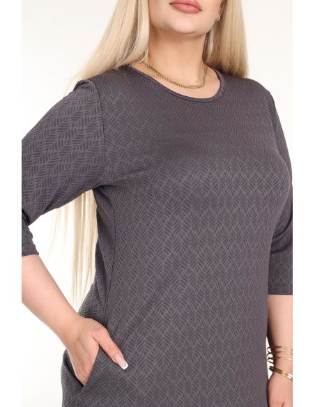 Klassikaline kleit taskutega