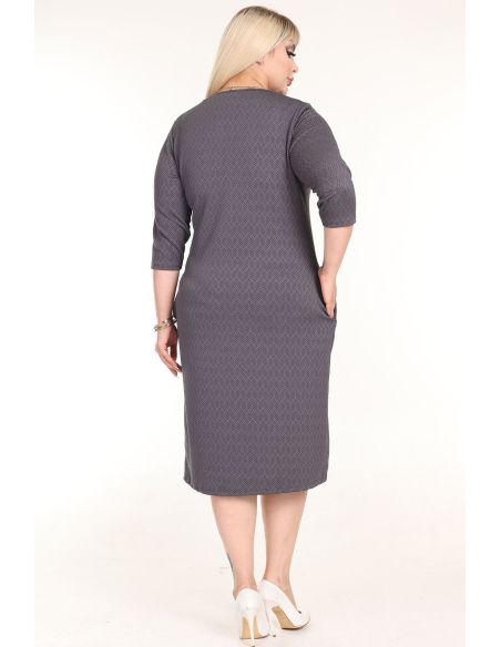 Klassikaline kleit taskutega