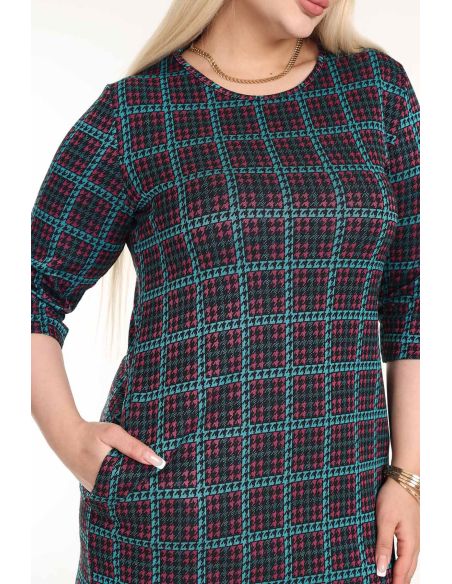 Klassikaline ruuduline kleit taskutega