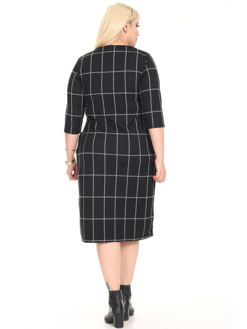 Классическое клетчатое платье с... Классическое клетчатое платье с...