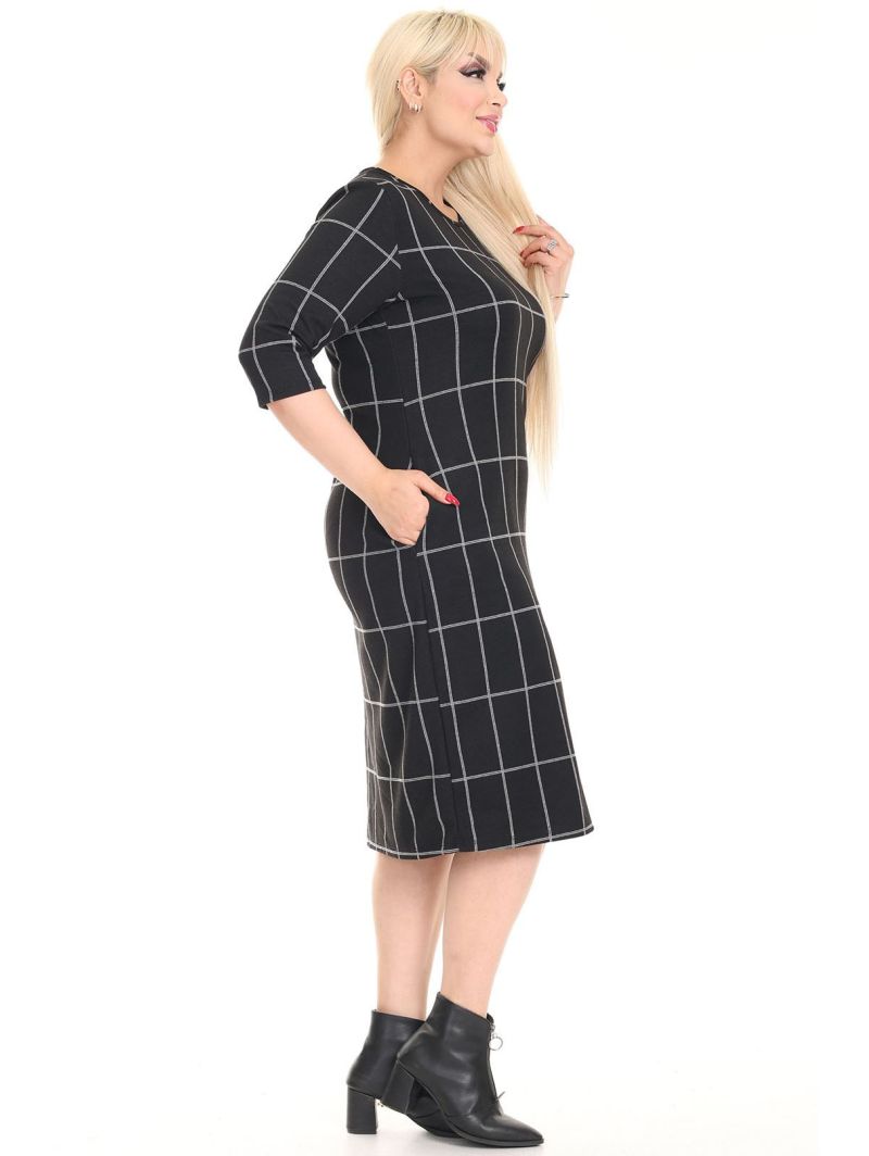 Klasiska rūtaina kleita ar kabatām Klasiska rūtaina kleita ar kabatām