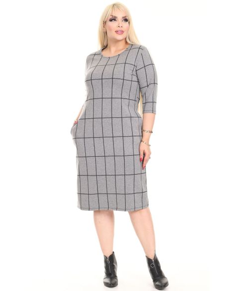 Классическое клетчатое платье с карманами