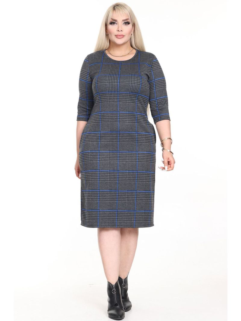 Klassikaline kleit taskutega Klassikaline kleit taskutega