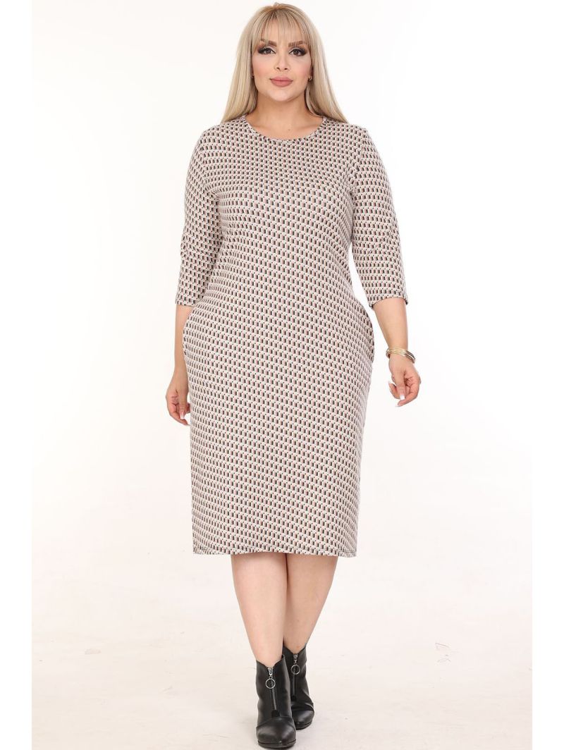 Klassikaline kleit taskutega Klassikaline kleit taskutega