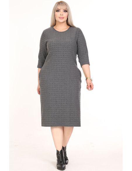 Klassikaline kleit taskutega