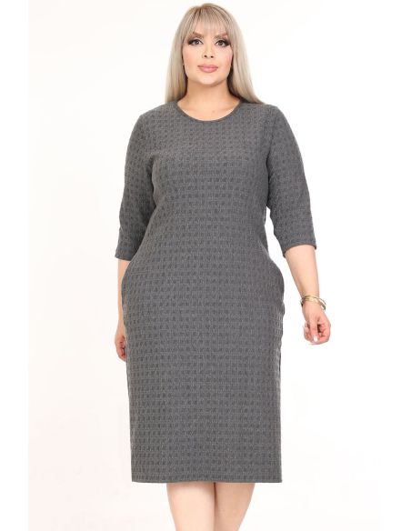 Klassikaline kleit taskutega