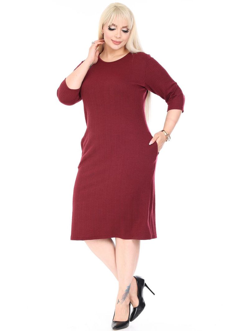 Klassikaline kleit taskutega Klassikaline kleit taskutega