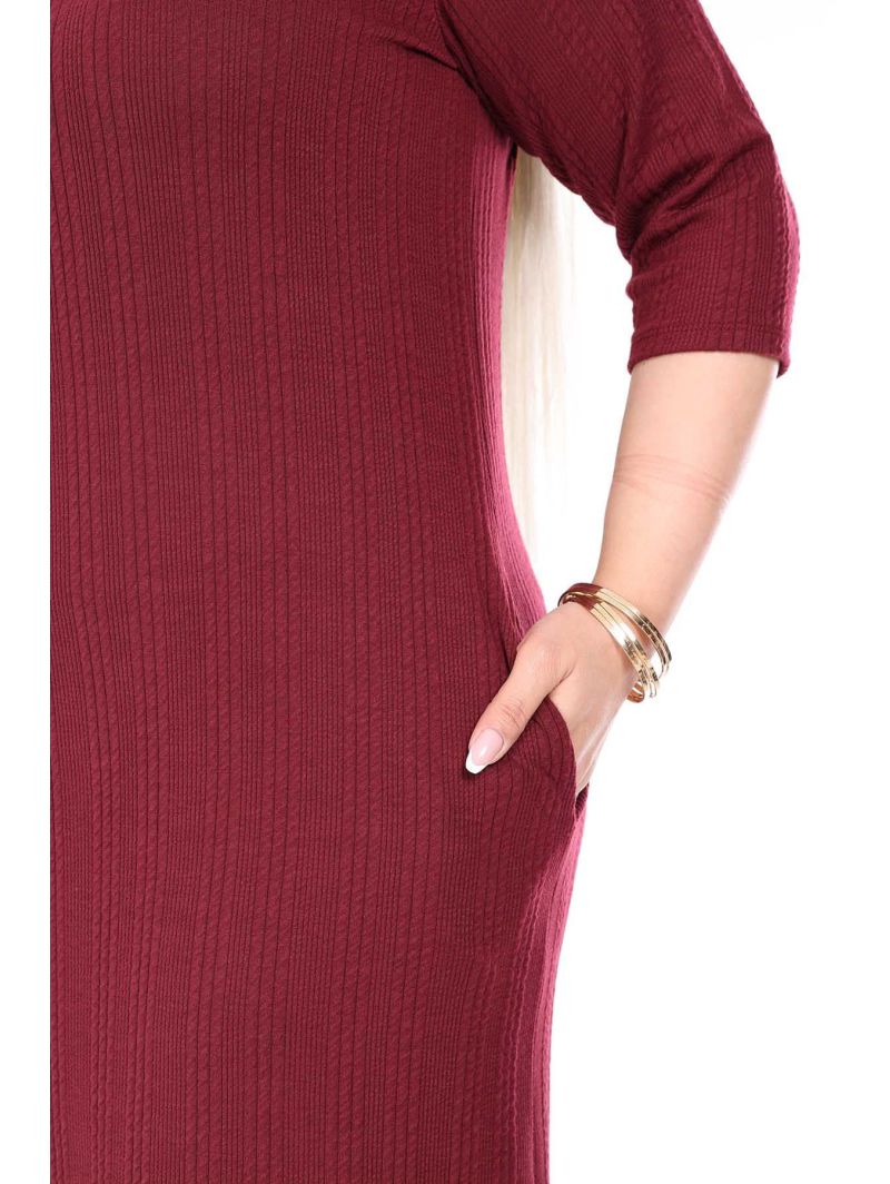 Klassikaline kleit taskutega Klassikaline kleit taskutega