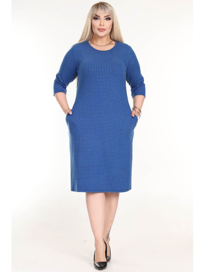 Klassikaline kleit taskutega Klassikaline kleit taskutega