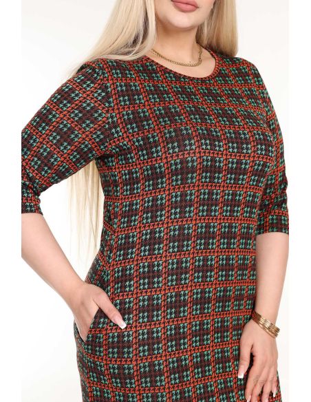 Klassikaline kleit taskutega