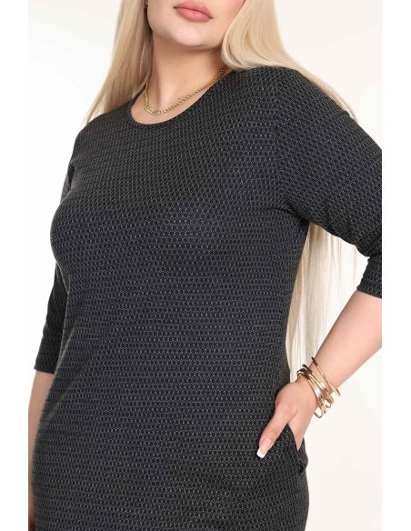 Klassikaline kleit taskutega