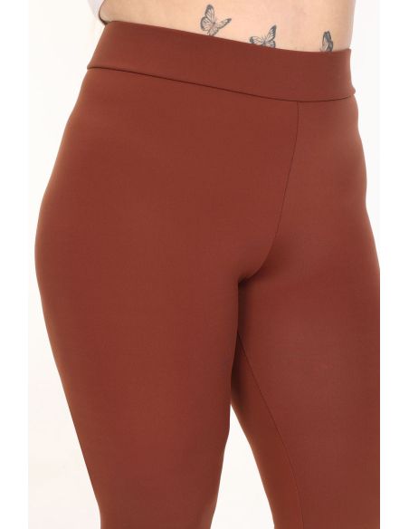 Kitsad pluss-suuruses püksid