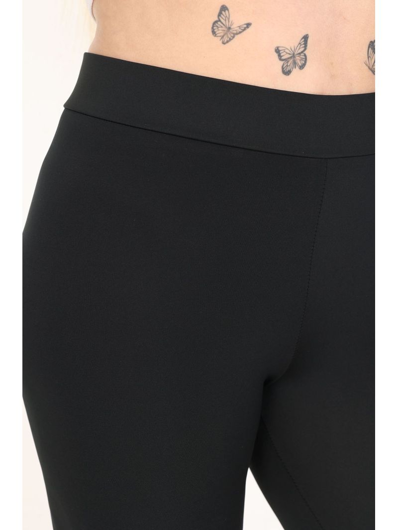 Kitsad pluss-suuruses püksid Kitsad pluss-suuruses püksid