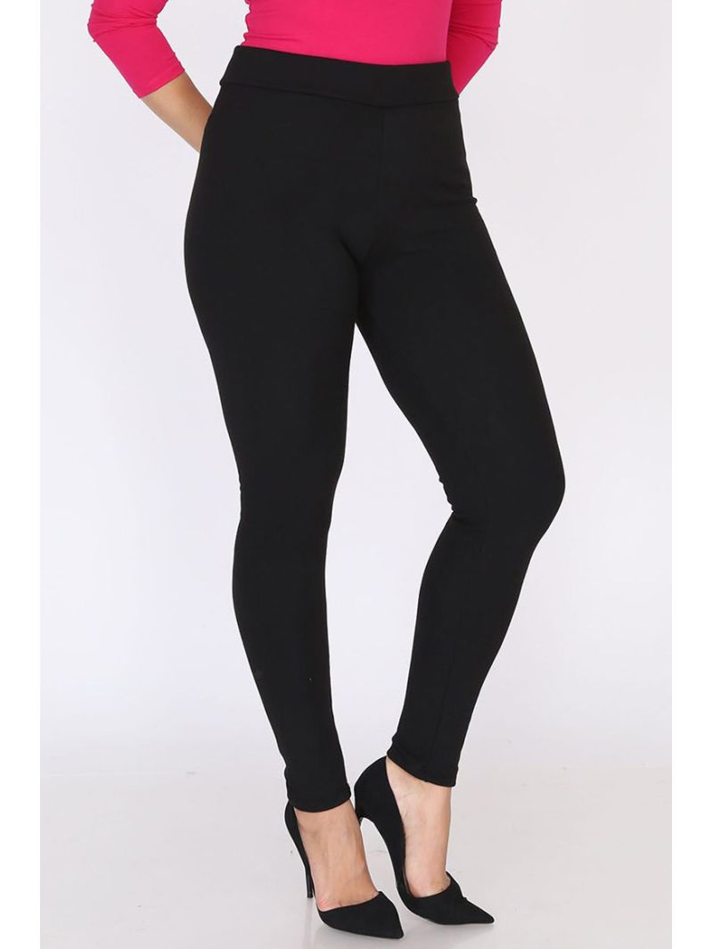 Kitsad pluss-suuruses püksid Kitsad pluss-suuruses püksid