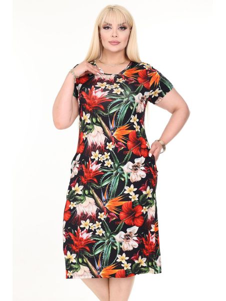 Vasaras kleita ar ziedu rakstu un īsām piedurknēm