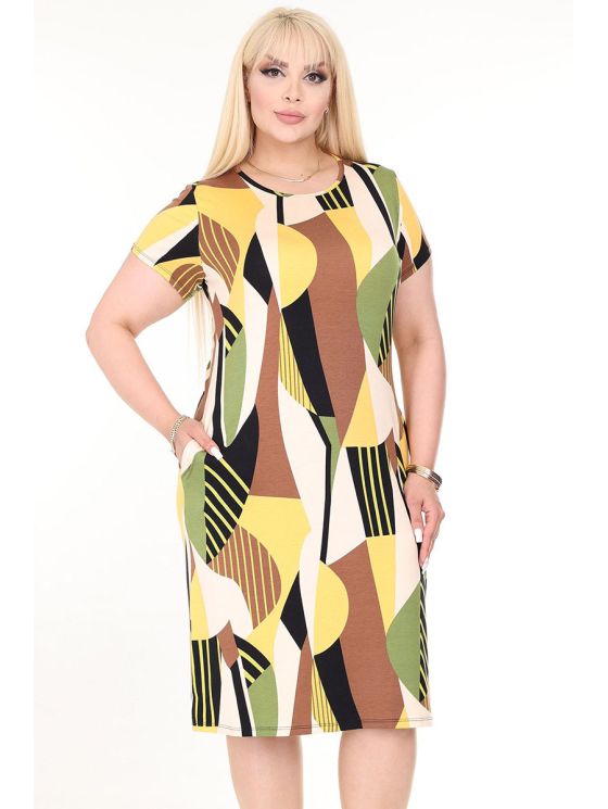 Летнее платье с короткими рукавами.