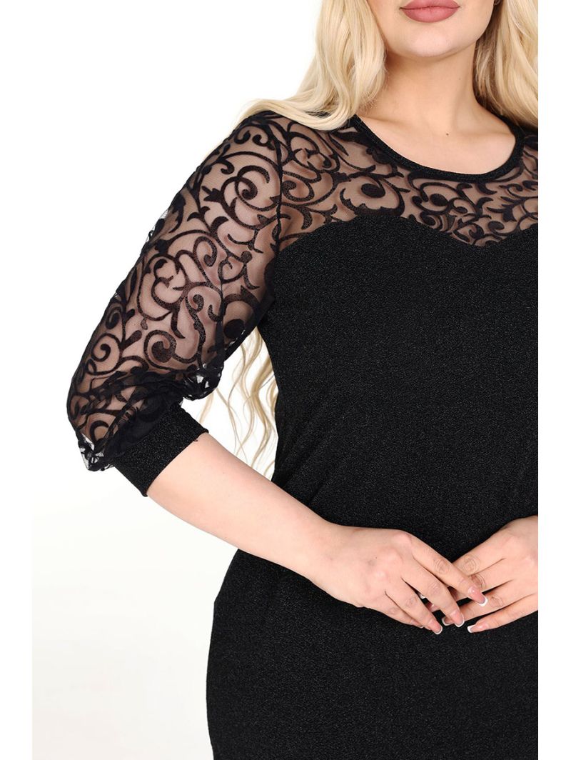 Klasikinė juoda suknelė Klasikinė juoda suknelė