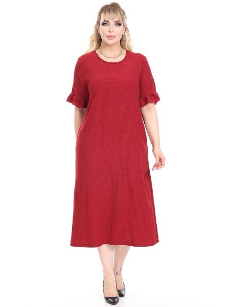 Raudona suknelė trumpomis rankovėmis