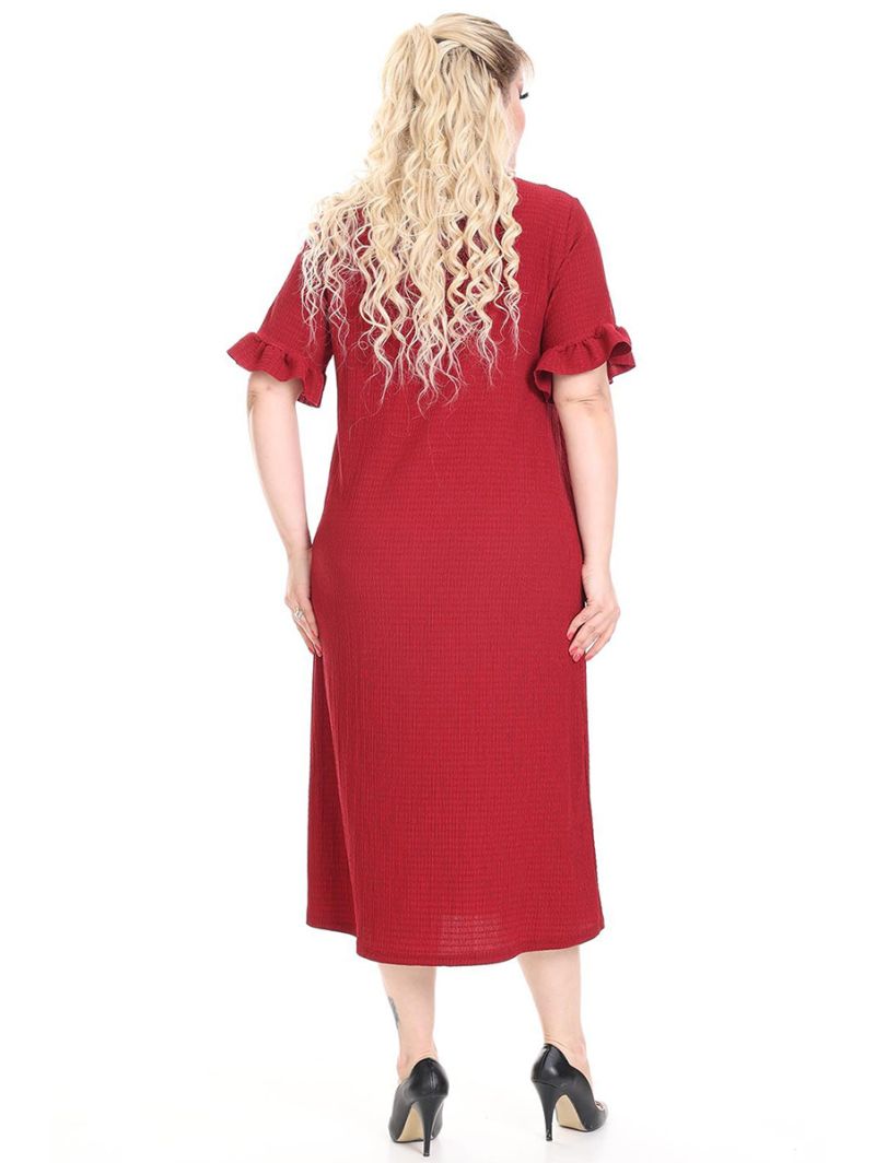 Sarkana kleita ar īsām piedurknēm Sarkana kleita ar īsām piedurknēm