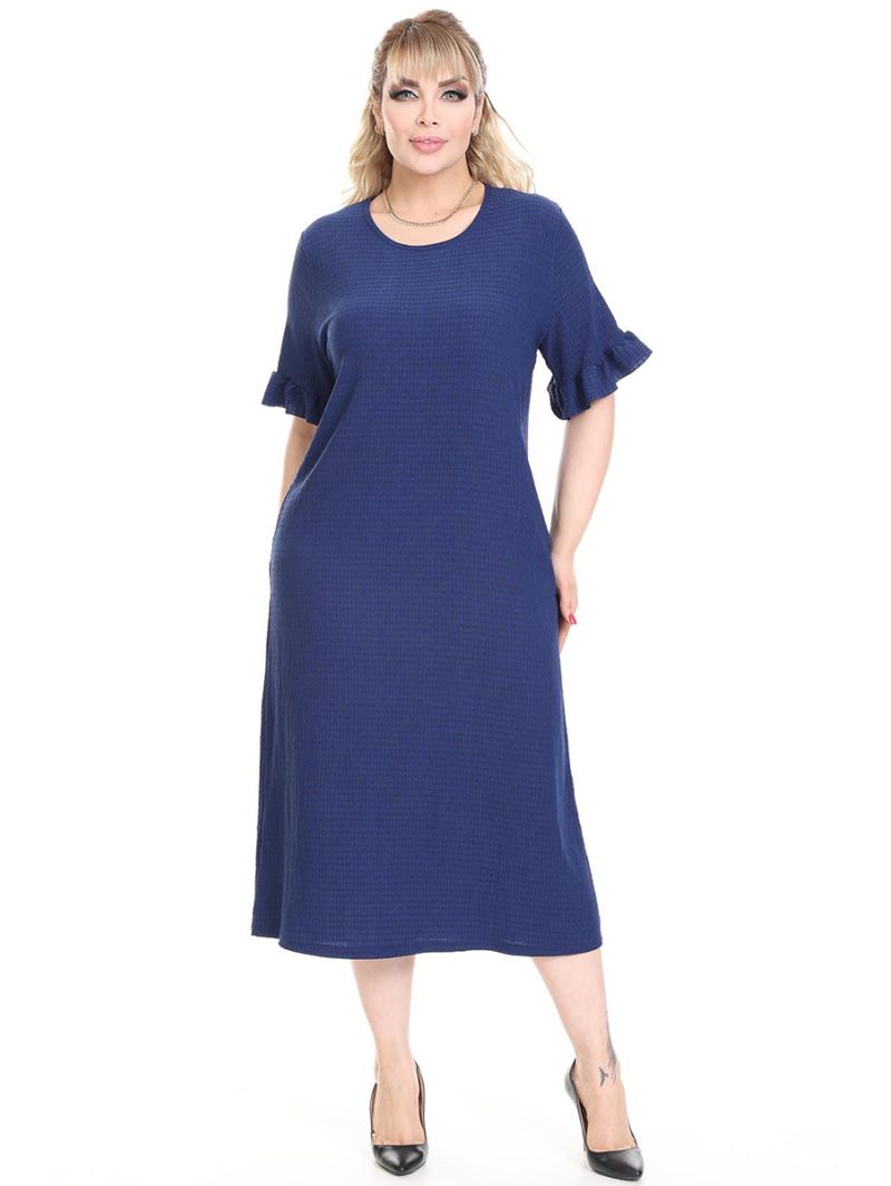 Sinine kleit lühikeste varrukatega Sinine kleit lühikeste varrukatega